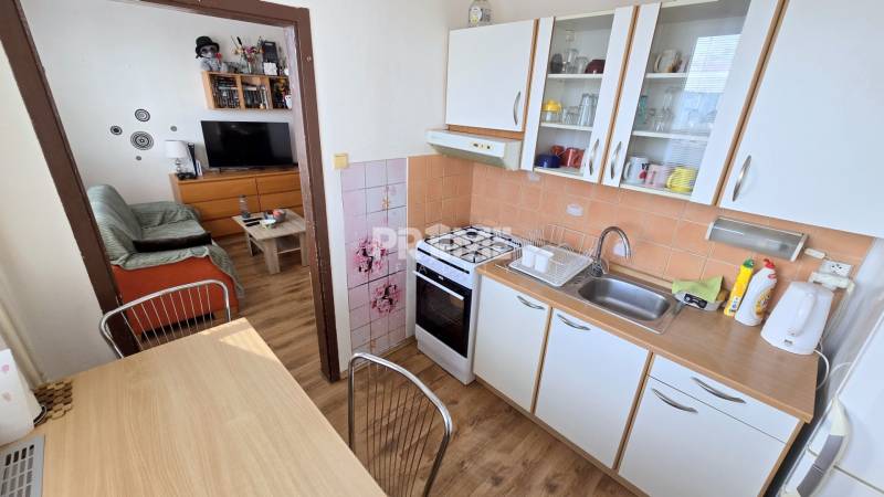 Príjemný 1i byt, zariadený, pivnica, Drobného ul., Dúbravka