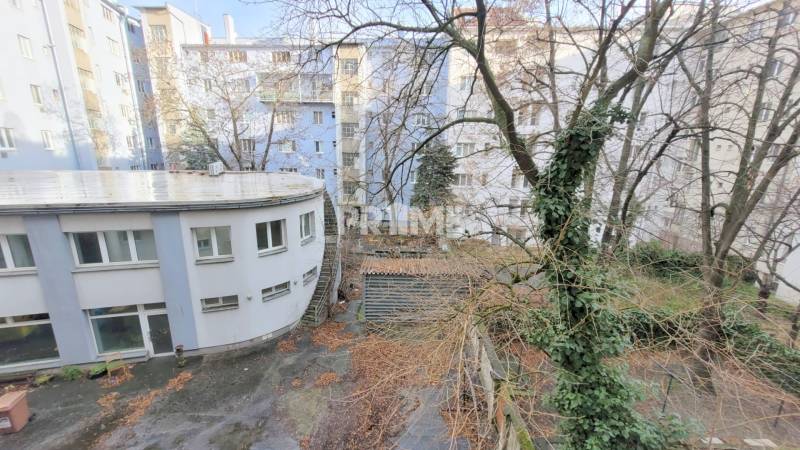 Pekný 2i byt, REKONŠTRUKCIA, TEHLA, Wilsonova ulica, Staré Mesto