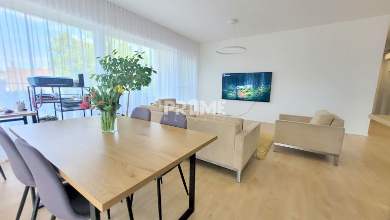U NÁS !!! Luxusný 4i byt, TERASA, PARKING, VÝHĽAD, KLÍMA, Jaskový rád