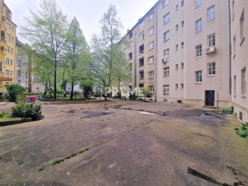 Veľký 3i byt, vysoké stropy,  pivnica, garáž, Murgašova, Staré Mesto