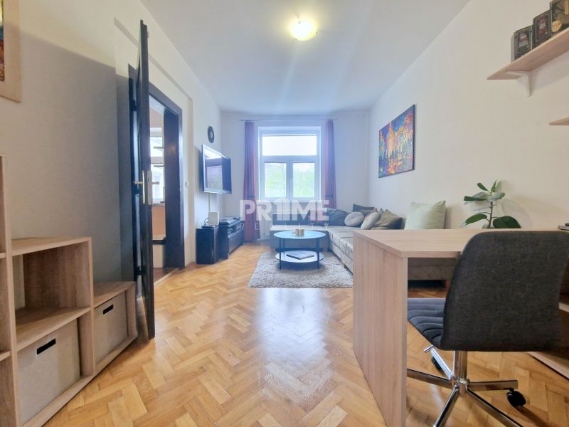 Veľký 3i byt, vysoké stropy,  pivnica, garáž, Murgašova, Staré Mesto