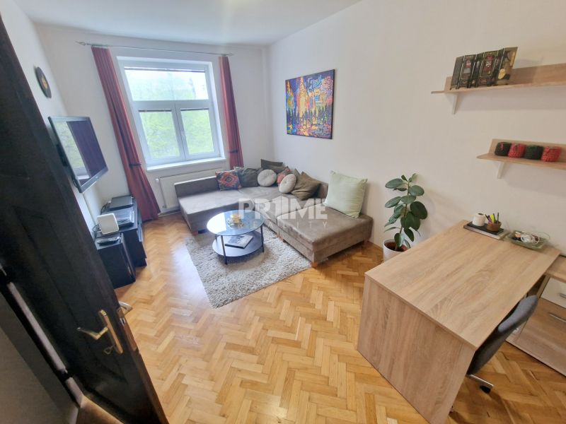 Veľký 3i byt, vysoké stropy,  pivnica, garáž, Murgašova, Staré Mesto