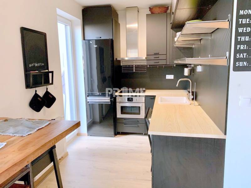 DIZAJNOVÝ 1,5i byt, NOVOST. BELARIA, PAKRING,TERASA,Svätovavrinecká ul