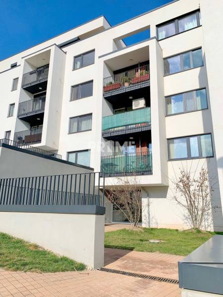 DIZAJNOVÝ 1,5i byt, NOVOST. BELARIA, PAKRING,TERASA,Svätovavrinecká ul