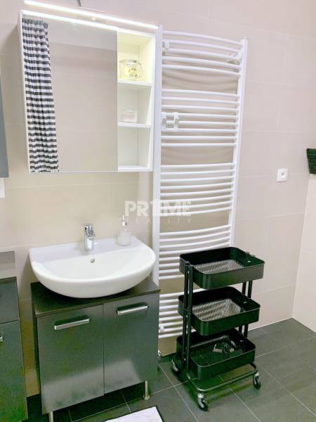 DIZAJNOVÝ 1,5i byt, NOVOST. BELARIA, PAKRING,TERASA,Svätovavrinecká ul