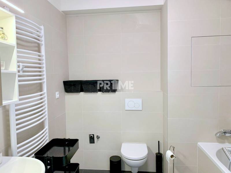 DIZAJNOVÝ 1,5i byt, NOVOST. BELARIA, PAKRING,TERASA,Svätovavrinecká ul