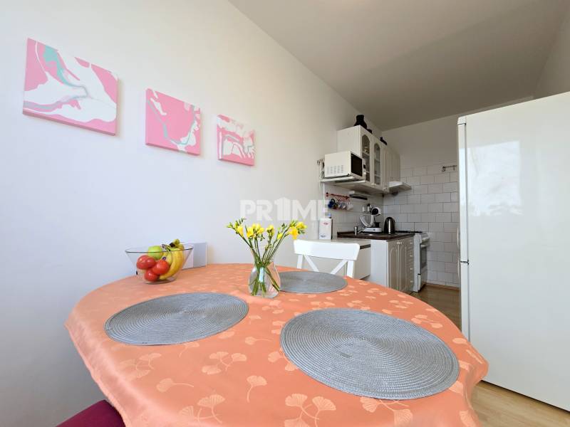 Obojstranne orientovaný 3i, loggia, zeleň, Podzáhradná, Pod. Biskupice