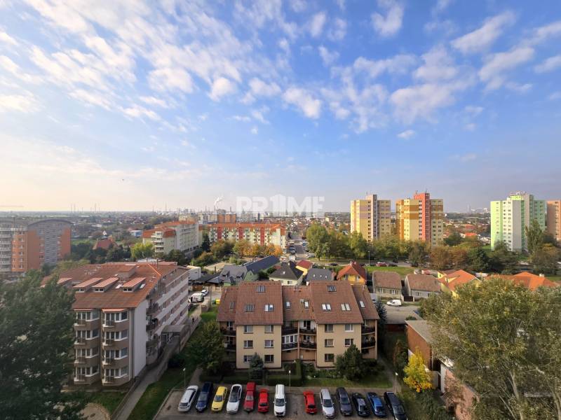 Obojstranne orientovaný 3i, loggia, zeleň, Podzáhradná, Pod. Biskupice