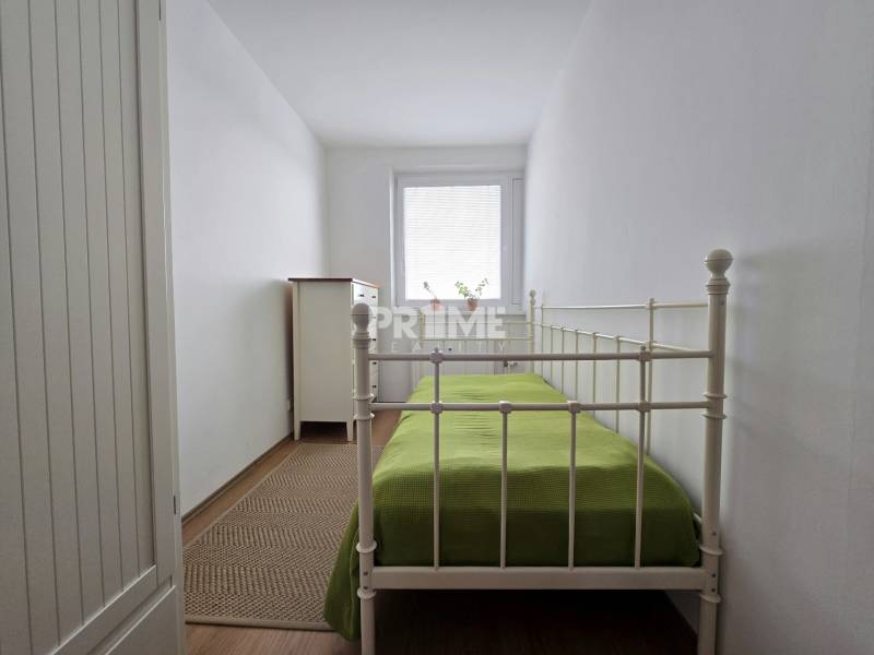 Obojstranne orientovaný 3i, loggia, zeleň, Podzáhradná, Pod. Biskupice