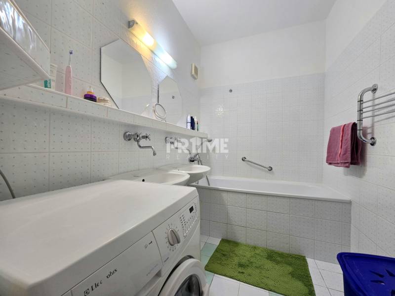 Obojstranne orientovaný 3i, loggia, zeleň, Podzáhradná, Pod. Biskupice