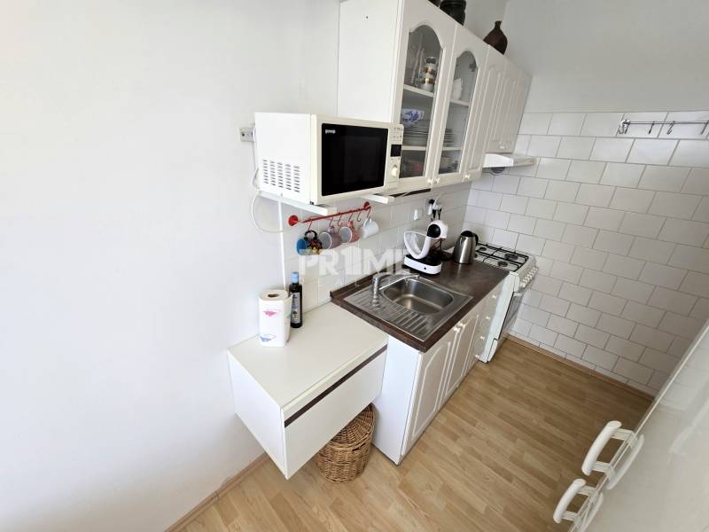 Obojstranne orientovaný 3i, loggia, zeleň, Podzáhradná, Pod. Biskupice