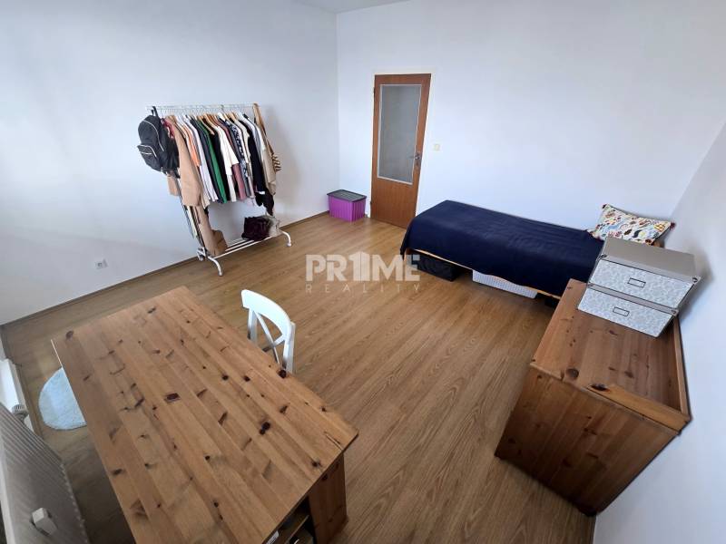 Obojstranne orientovaný 3i, loggia, zeleň, Podzáhradná, Pod. Biskupice