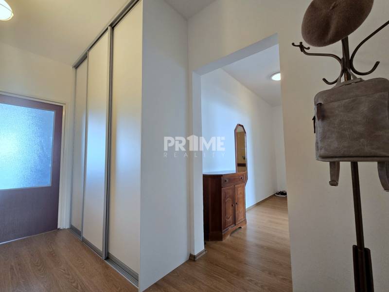 Obojstranne orientovaný 3i, loggia, zeleň, Podzáhradná, Pod. Biskupice