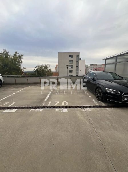 Prenájom - vonkajšie parkovacie miesto, Majerníkova ul. - Dlhé Diely