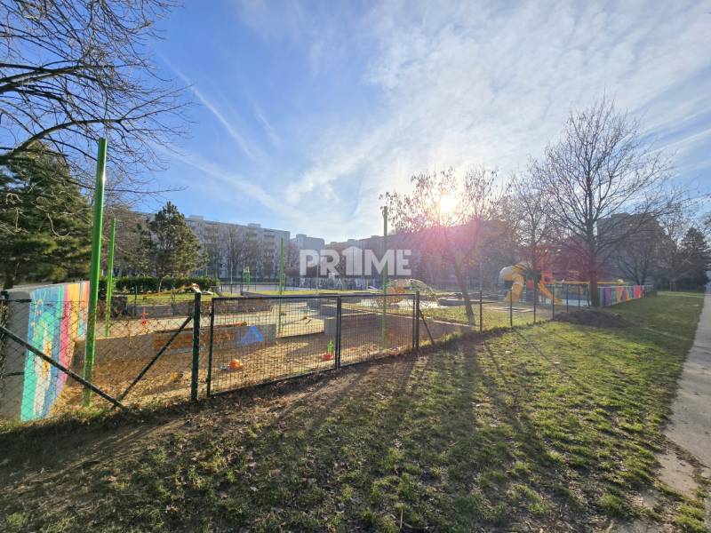 Kompletne rekonštruovaný 3i byt, blízko Retra, Astrová ul., Ružinov
