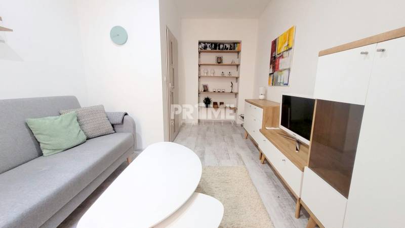 ŠTÝLOVÝ 2i byt, REKONŠTRUKCIA, CENTRUM, 29. Augusta, Staré Mesto