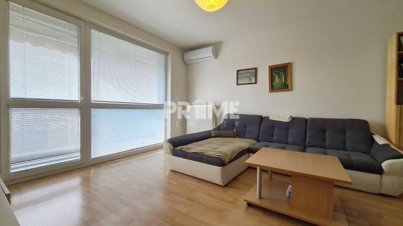 Obojstranne orientovaný 2i byt, klíma, pivnica, parking, Bočná,Stupava