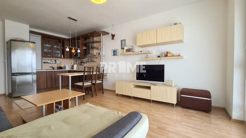 Obojstranne orientovaný 2i byt, klíma, pivnica, parking, Bočná,Stupava