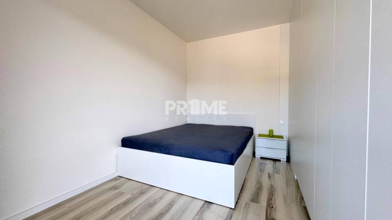BÝVAJ PRVÝ V 1,5i byte, POD VINICOU, LOGGIA, PARKING, Skalická ulica