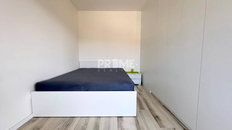 BÝVAJ PRVÝ V 1,5i byte, POD VINICOU, LOGGIA, PARKING, Skalická ulica