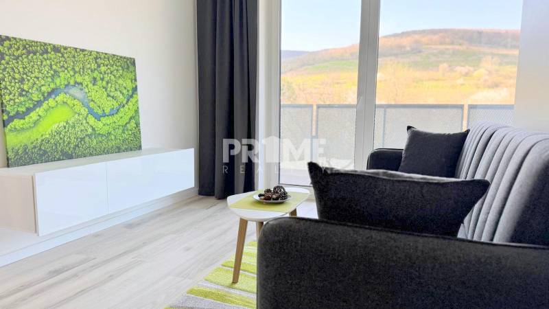 BÝVAJ PRVÝ V 1,5i byte, POD VINICOU, LOGGIA, PARKING, Skalická ulica