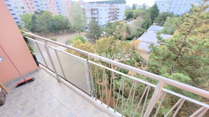 Pekný 1,5i byt, BALKÓN, Rovníková ulica, Ostredky, Ružinov