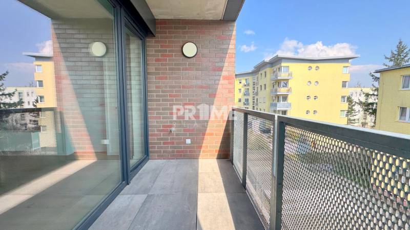 BÝVAJ PRVÝ V 2i byte, POD VINICOU, LOGGIA, PARKING, Skalická ulica