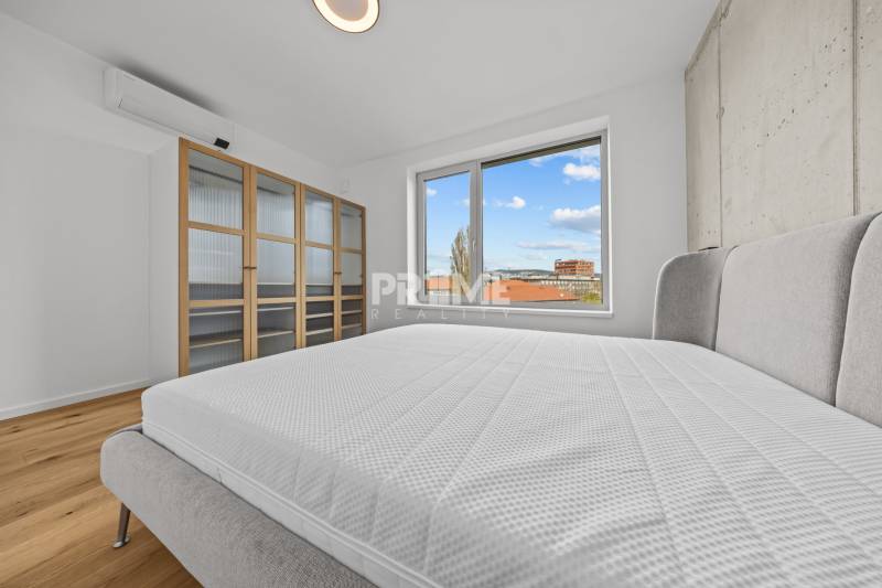EXKLUZÍVNY MEZONETOVÝ 4i byt ( 103 m2 ), NADSTAVBA, KLÍMA, LOGGIA,NIVY