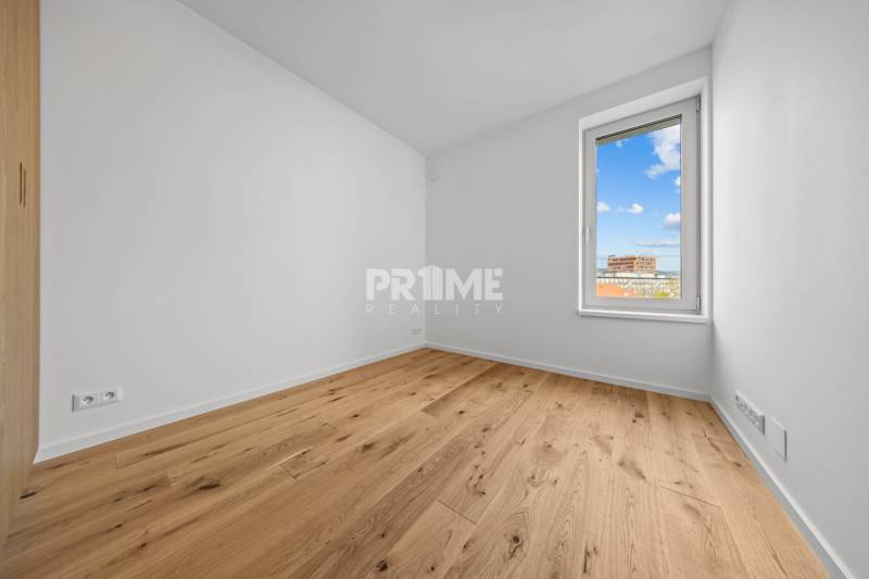 EXKLUZÍVNY MEZONETOVÝ 4i byt ( 103 m2 ), NADSTAVBA, KLÍMA, LOGGIA,NIVY