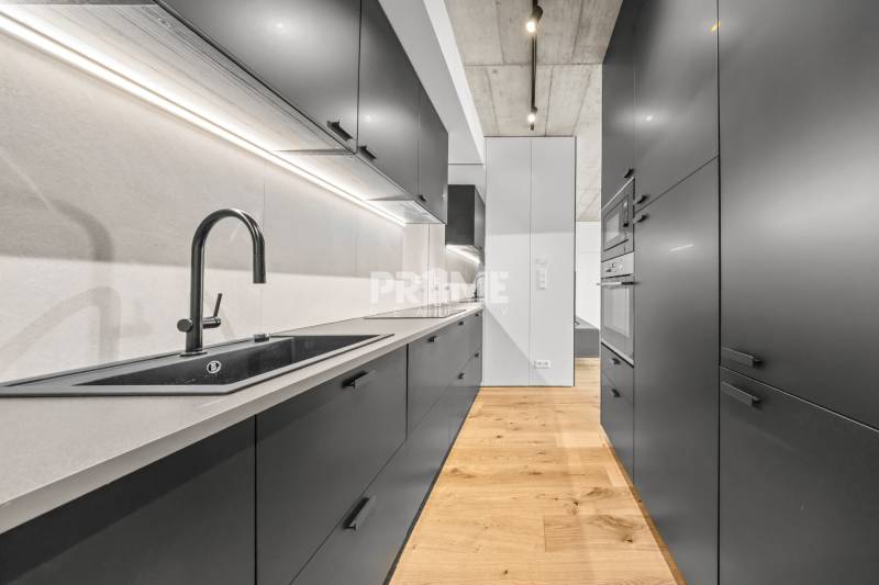 EXKLUZÍVNY MEZONETOVÝ 4i byt ( 103 m2 ), NADSTAVBA, KLÍMA, LOGGIA,NIVY