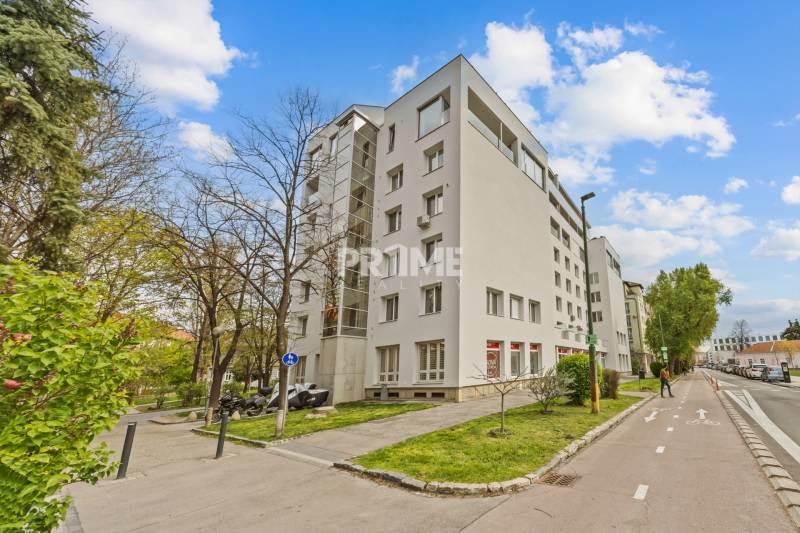 EXKLUZÍVNY MEZONETOVÝ 4i byt ( 103 m2 ), NADSTAVBA, KLÍMA, LOGGIA,NIVY