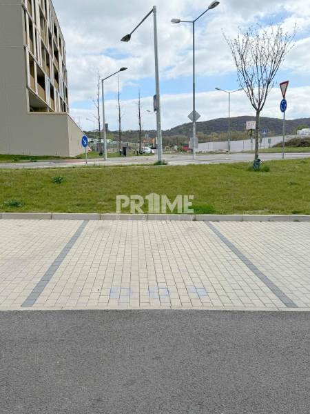BÝVAJ PRVÝ V 2i byte, BORY, LOGGIA, PARKING, Mateja Encingera
