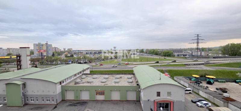 EXKLUZÍVNY 3i MEZONET.BYT, PET FRIENDLY,LOGGIA, ulica Ondreja Štefanka