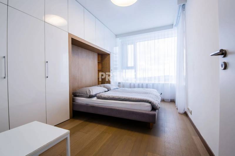 EXKLUZÍVNY 2i byt,  PANORAMA, LODŽIA, KLÍMA, PARKING,Landererova ulica