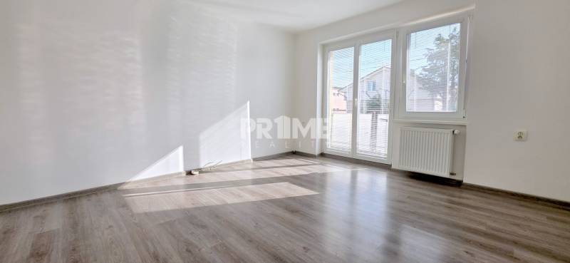 MODERNÝ 2i byt, DOG FRIENDLY, BALKÓN, PARKING, Kovácsova ulica,RUSOVCE