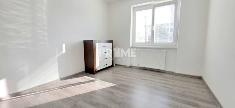 MODERNÝ 2i byt, DOG FRIENDLY, BALKÓN, PARKING, Kovácsova ulica,RUSOVCE