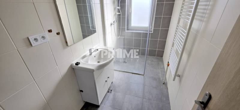MODERNÝ 2i byt, DOG FRIENDLY, BALKÓN, PARKING, Kovácsova ulica,RUSOVCE