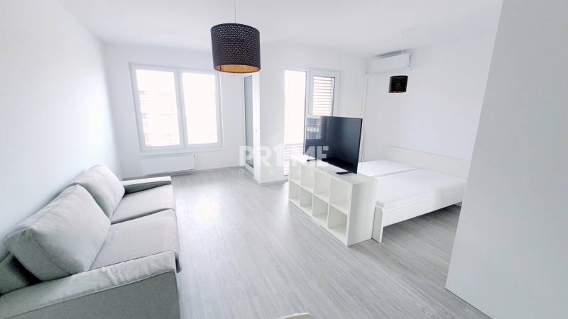 MODERNÝ 1,5i byt, BORY, LOGGIA, PARKING, Mateja Encingera