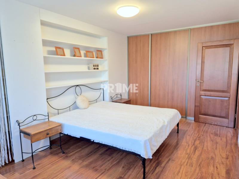 MODERRNÝ 4i RD, ZÁHRADA (600 m2), TERASA, PARKING, ulica Nová, Viničné