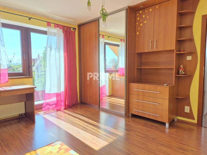 MODERRNÝ 4i RD, ZÁHRADA (600 m2), TERASA, PARKING, ulica Nová, Viničné