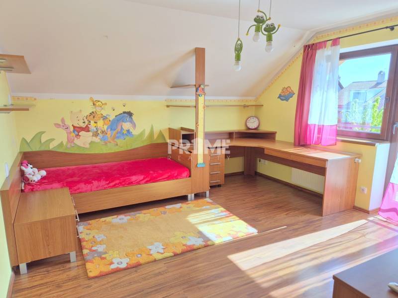 MODERRNÝ 4i RD, ZÁHRADA (600 m2), TERASA, PARKING, ulica Nová, Viničné