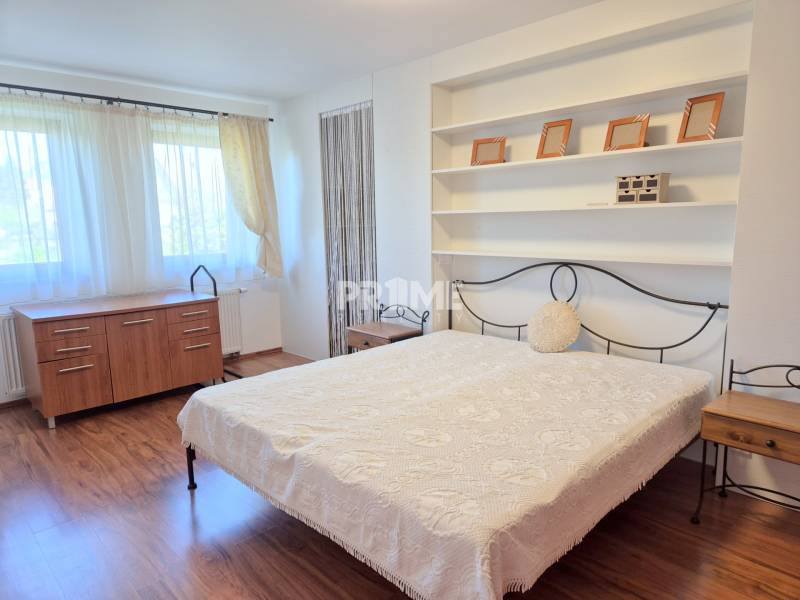 MODERRNÝ 4i RD, ZÁHRADA (600 m2), TERASA, PARKING, ulica Nová, Viničné