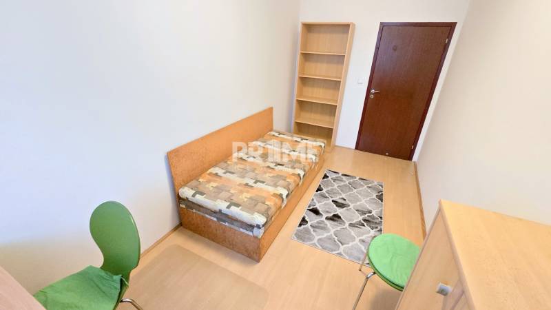 Slnečný 4i byt, nepriechodné izby, loggia, Hrobákova ul., Petržalka