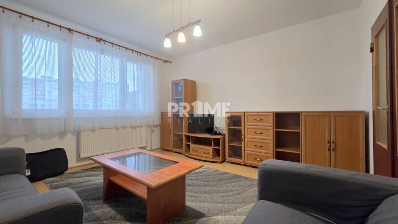 Slnečný 4i byt, nepriechodné izby, loggia, Hrobákova ul., Petržalka