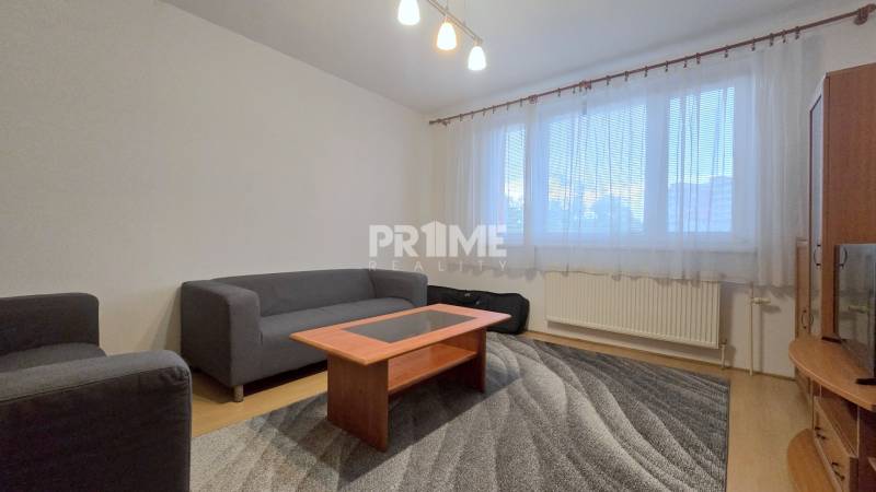 Slnečný 4i byt, nepriechodné izby, loggia, Hrobákova ul., Petržalka