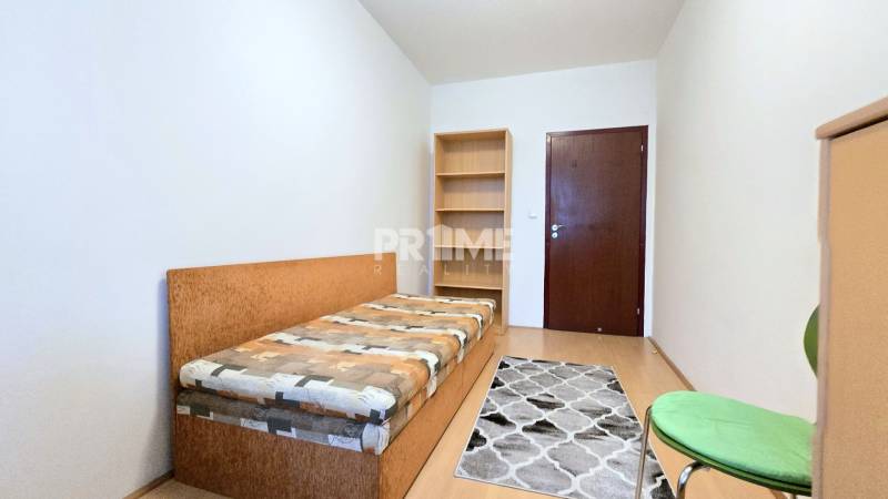 Slnečný 4i byt, nepriechodné izby, loggia, Hrobákova ul., Petržalka