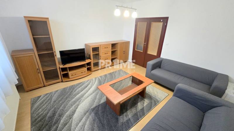 Slnečný 4i byt, nepriechodné izby, loggia, Hrobákova ul., Petržalka