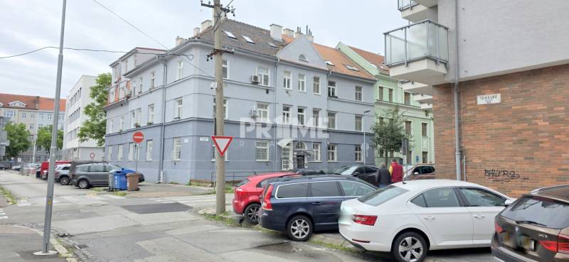 Pekný 2i byt, REKONŠTRUKCIA, NTC, Osadná ulica, Nové Mesto