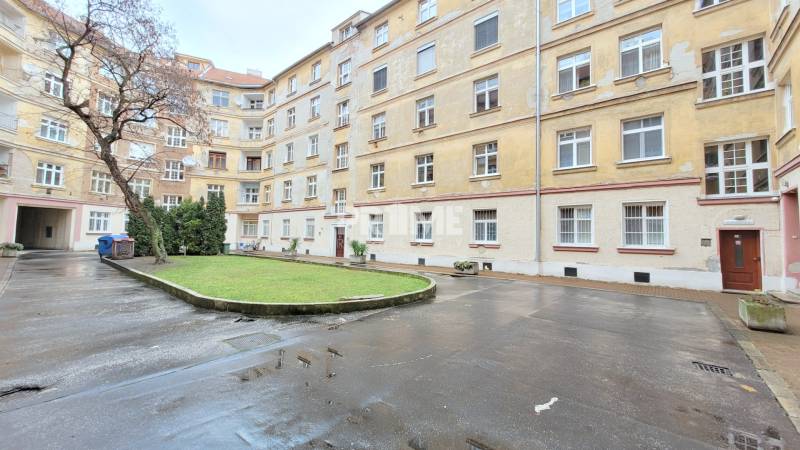 Pekný 2i byt, REKONŠTRUKCIA, Vajanského nábrežie, Staré Mesto
