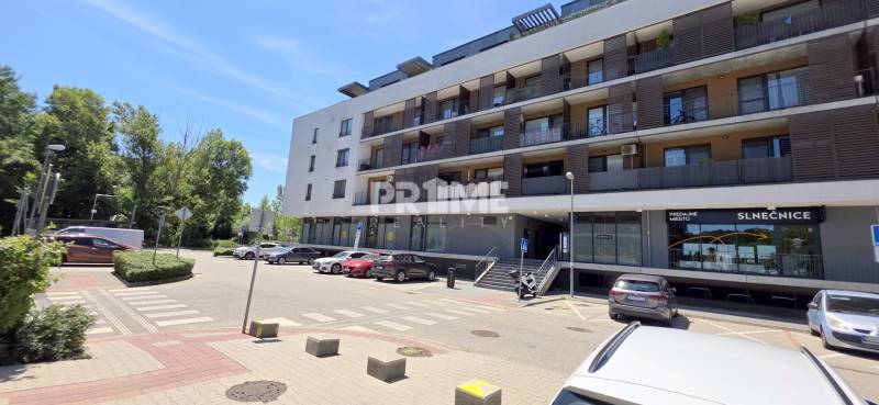 Pekný 2i byt, NOVOSTAVBA, BALKÓN PARKING, KLÍMA, Žltá ulica, SLNEČNICE
